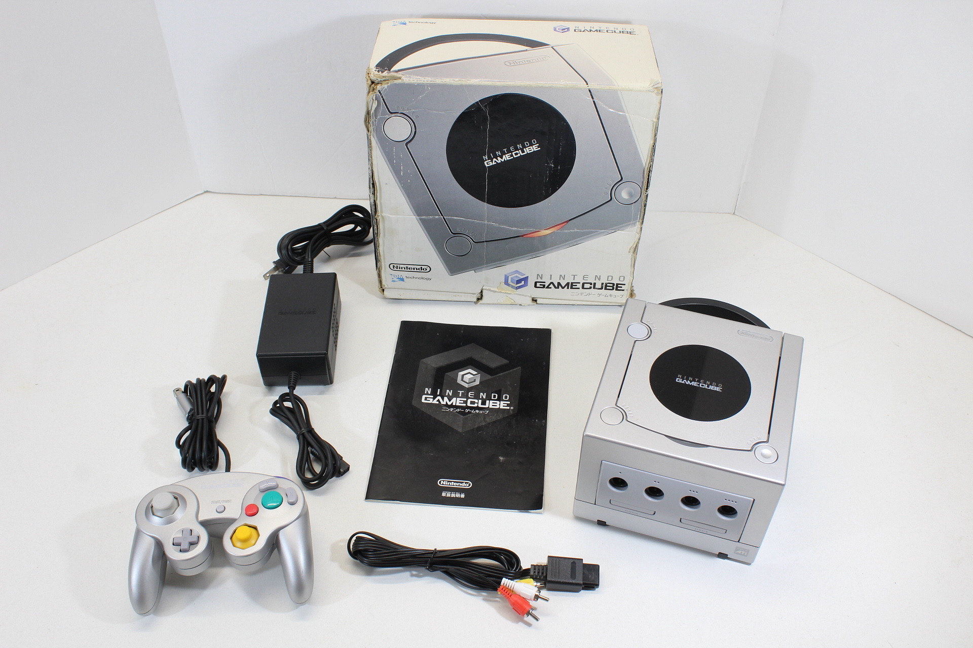 Nintendo Gamecube Boxed Platinum Silver Console 1 Controller AC AV English  GC (B)