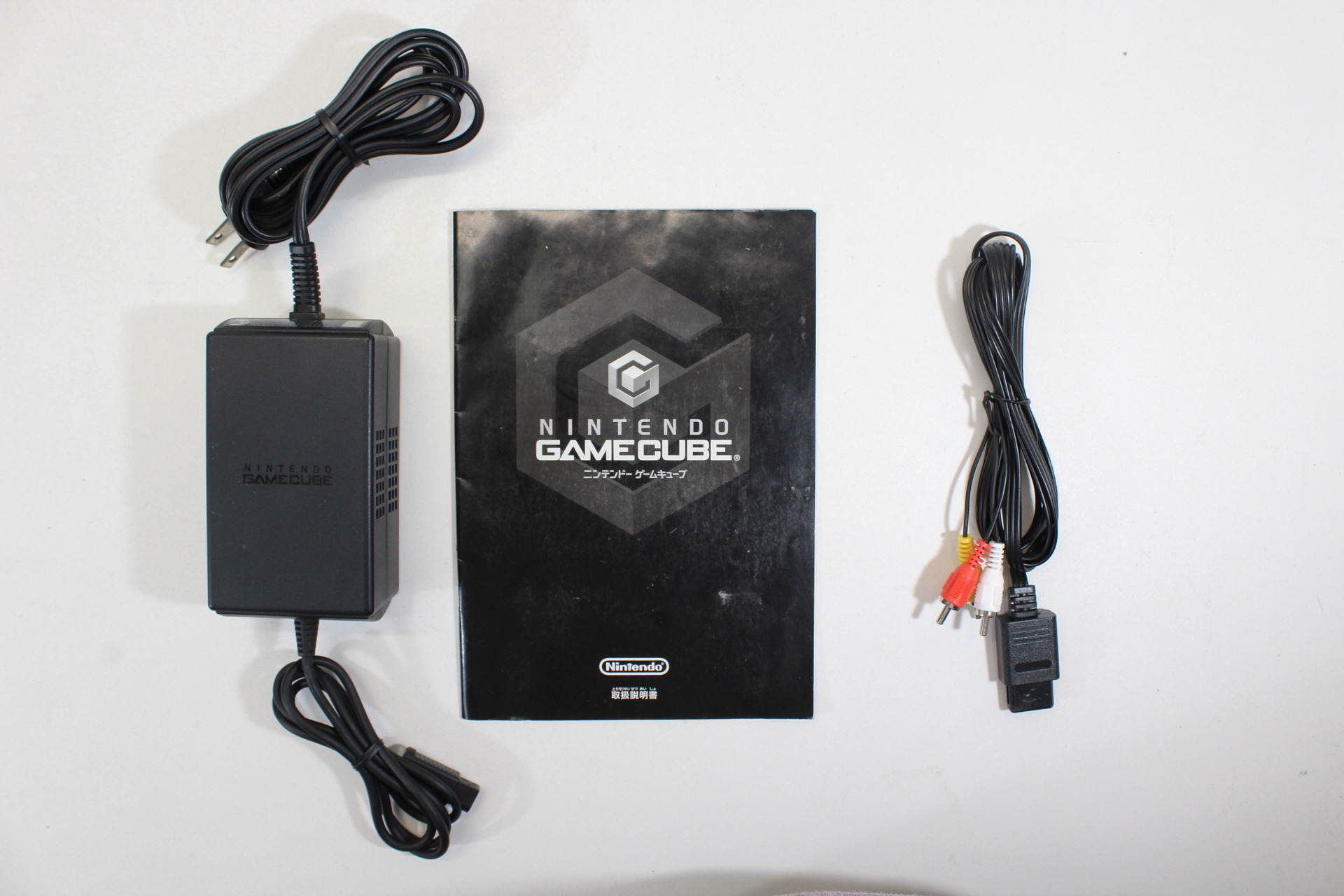 Nintendo Gamecube Boxed Platinum Silver Console 1 Controller AC AV English  GC (B)