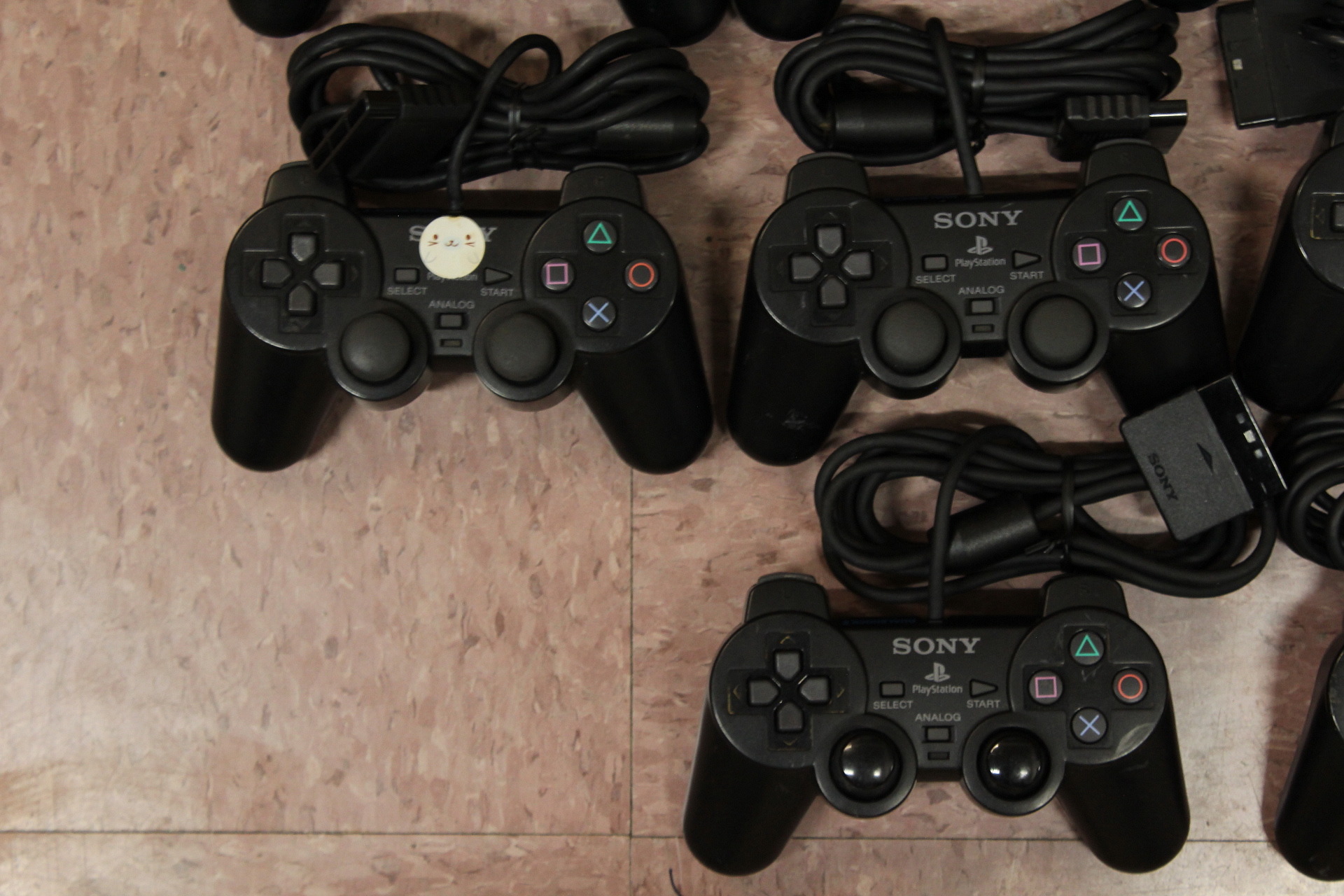 Wholesale Lot of 14 Official PlayStation 2 Dualshock Controllers OEM PS PS2  (Uncleaned & Not Working Properly) – Retro Games Japan