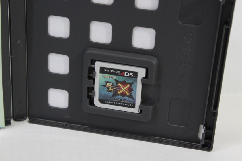 Lot of 4 Monster Hunter Tri 3G, 4, 4G, and X Cross (B) Nintendo 3DS