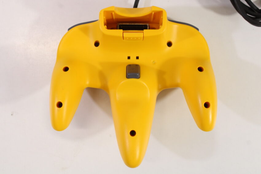 Official Nintendo 64 Controller Yellow 9/10 Tight Stick N64 (B)