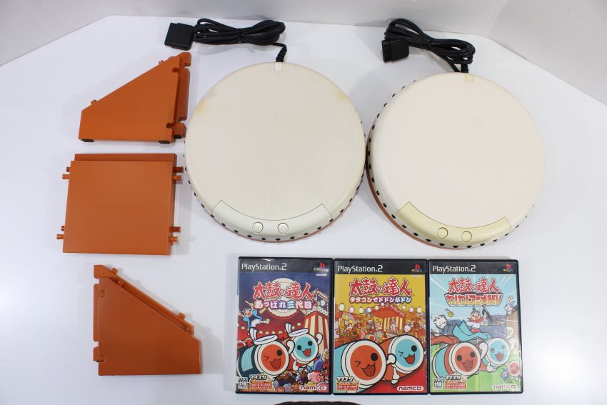 Lot of 2 Taiko no Tatsujin Drums NPC-107 With 3 Games and Stands PlayStation 2 PS2 (B)