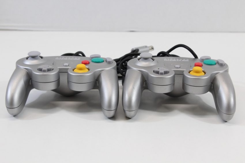 Lot of 2 Official Nintendo Gamecube Controller Platinum Silver T3 Stick OEM GC (B)