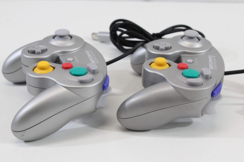 Lot of 2 Official Nintendo Gamecube Controller Platinum Silver T3 Stick OEM GC (B)