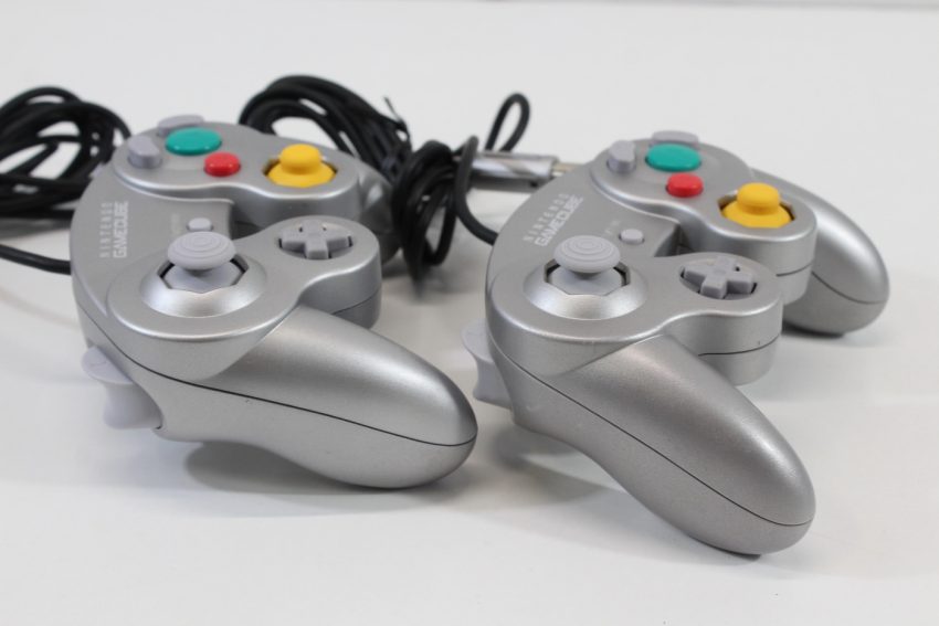 Lot of 2 Official Nintendo Gamecube Controller Platinum Silver T3 Stick OEM GC (B)