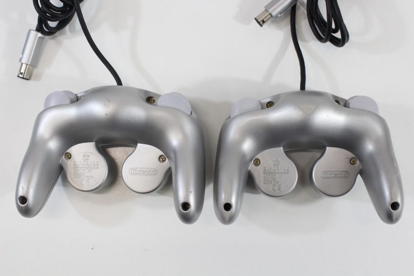 Lot of 2 Official Nintendo Gamecube Controller Platinum Silver T3 Stick OEM GC (B)