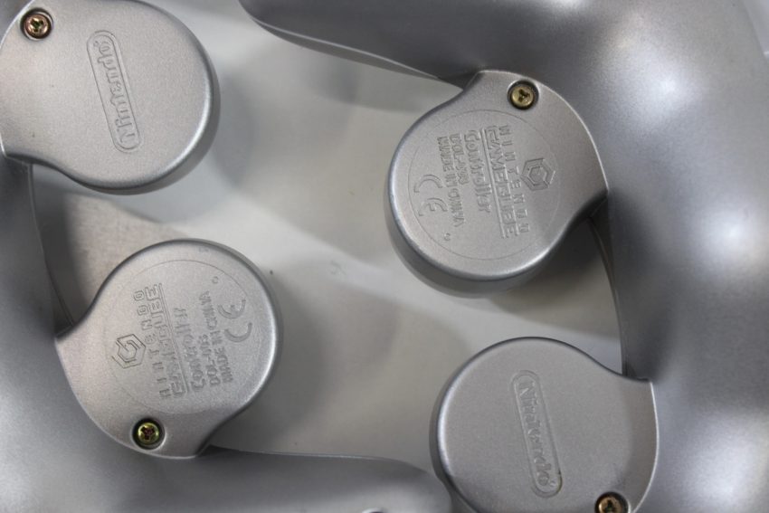 Lot of 2 Official Nintendo Gamecube Controller Platinum Silver T3 Stick OEM GC (B)