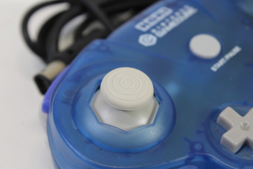 Official HORI Pad Cube Nintendo Gamecube Controller Clear Blue (B)