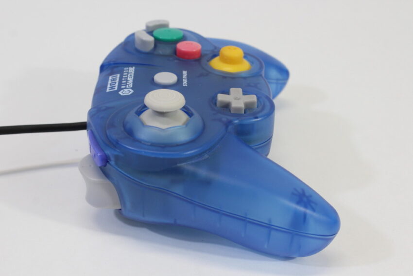 Official HORI Pad Cube Nintendo Gamecube Controller Clear Blue (B)