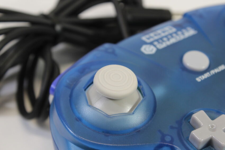 Official HORI Pad Cube Nintendo Gamecube Controller Clear Blue (B)