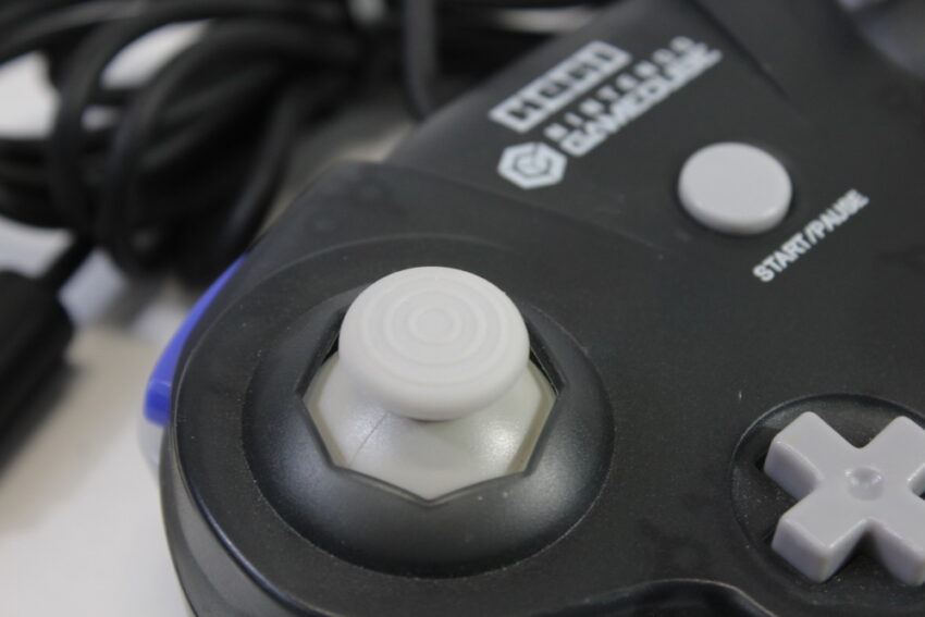 Official HORI Pad Cube Nintendo Gamecube Controller Clear Black (B)