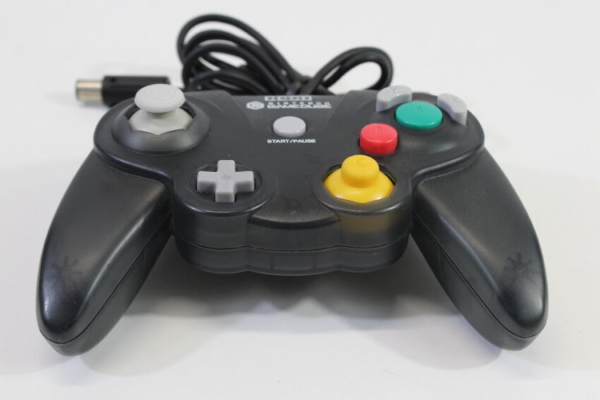 Official HORI Pad Cube Nintendo Gamecube Controller Clear Black (B)