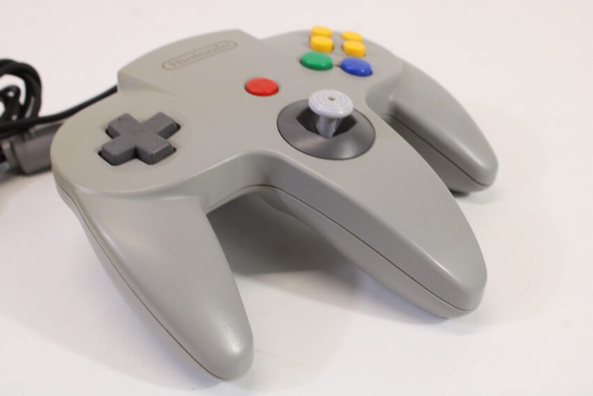 Official Nintendo 64 Controller Gray 7/10 Tight Stick Discolored N64 (B)