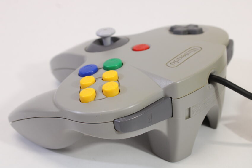 Official Nintendo 64 Controller Gray 7/10 Tight Stick Discolored N64 (B)
