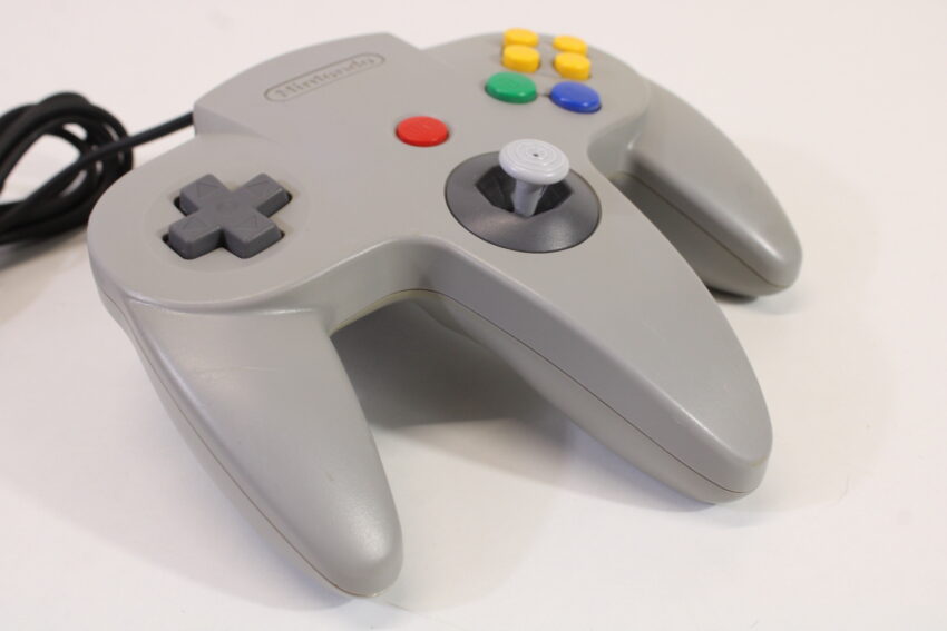 Official Nintendo 64 Controller Gray 7/10 Tight Stick Discolored N64 (B)