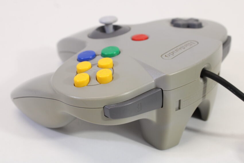 Official Nintendo 64 Controller Gray 7/10 Tight Stick Discolored N64 (B)