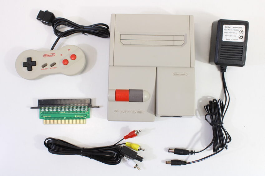 AV Famicom Console "New Famicom" Controller x1 AC Adapter AV Cable & NES Pin Converter (B) Nintendo Famicom FC