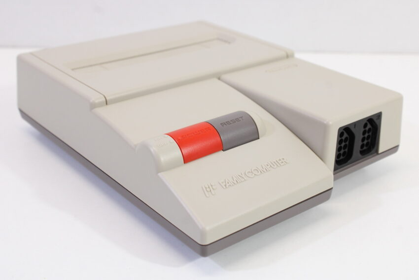 AV Famicom Console "New Famicom" Controller x1 AC Adapter AV Cable & NES Pin Converter (B) Nintendo Famicom FC