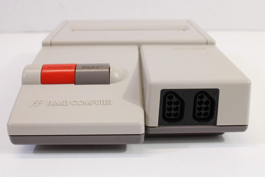 AV Famicom Console "New Famicom" Controller x1 AC Adapter AV Cable & NES Pin Converter (B) Nintendo Famicom FC