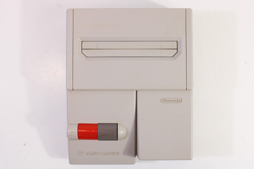 AV Famicom Console "New Famicom" Controller x1 AC Adapter AV Cable & NES Pin Converter (B) Nintendo Famicom FC
