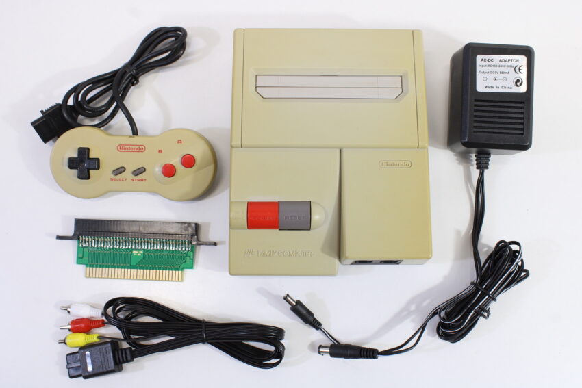 AV Famicom Console "New Famicom" Controller x1 AC Adapter AV Cable & NES Pin Converter (B) Nintendo Famicom FC
