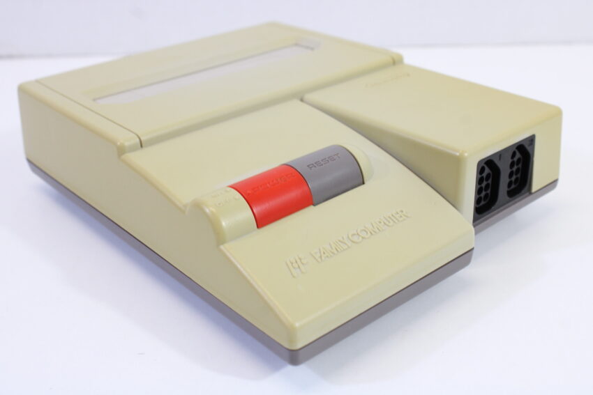 AV Famicom Console "New Famicom" Controller x1 AC Adapter AV Cable & NES Pin Converter (B) Nintendo Famicom FC