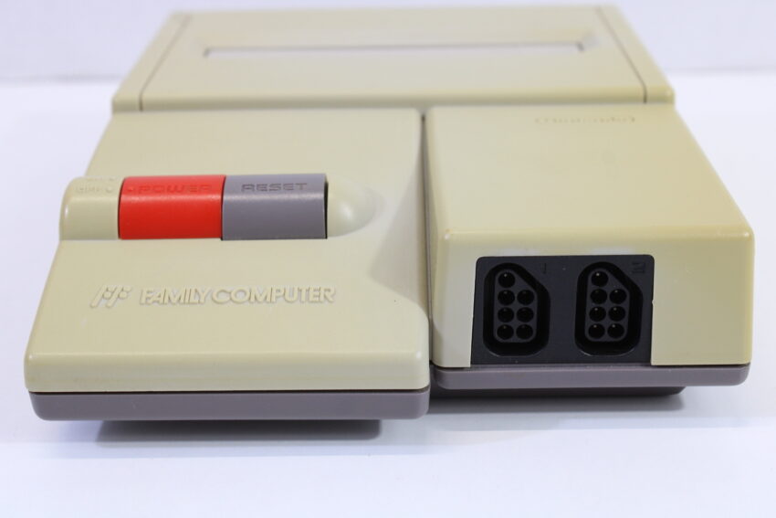 AV Famicom Console "New Famicom" Controller x1 AC Adapter AV Cable & NES Pin Converter (B) Nintendo Famicom FC
