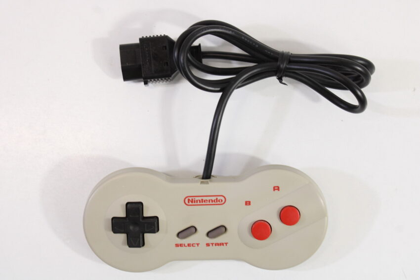 AV Famicom Console "New Famicom" Controller x1 AC Adapter AV Cable & NES Pin Converter (B) Nintendo Famicom FC