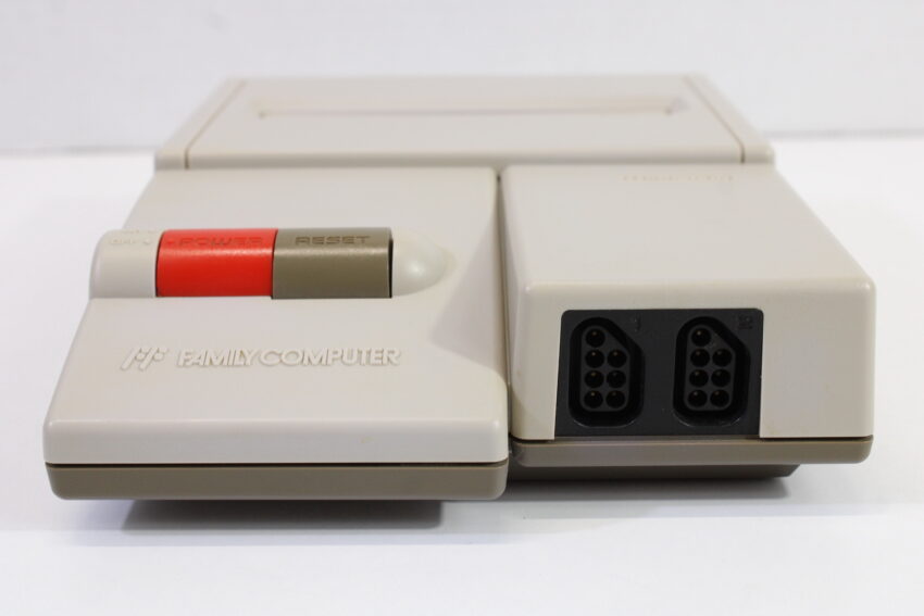 AV Famicom Console "New Famicom" Controller x1 AC Adapter AV Cable & NES Pin Converter (B) Nintendo Famicom FC