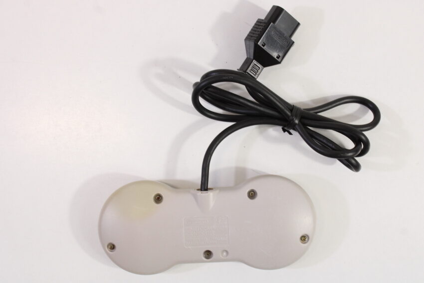 AV Famicom Console "New Famicom" Controller x1 AC Adapter AV Cable & NES Pin Converter (B) Nintendo Famicom FC