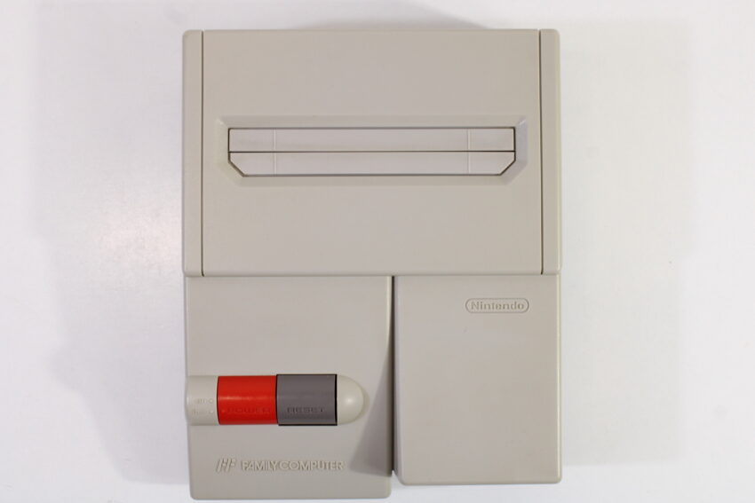 AV Famicom Console "New Famicom" Controller x1 AC Adapter AV Cable & NES Pin Converter (B) Nintendo Famicom FC