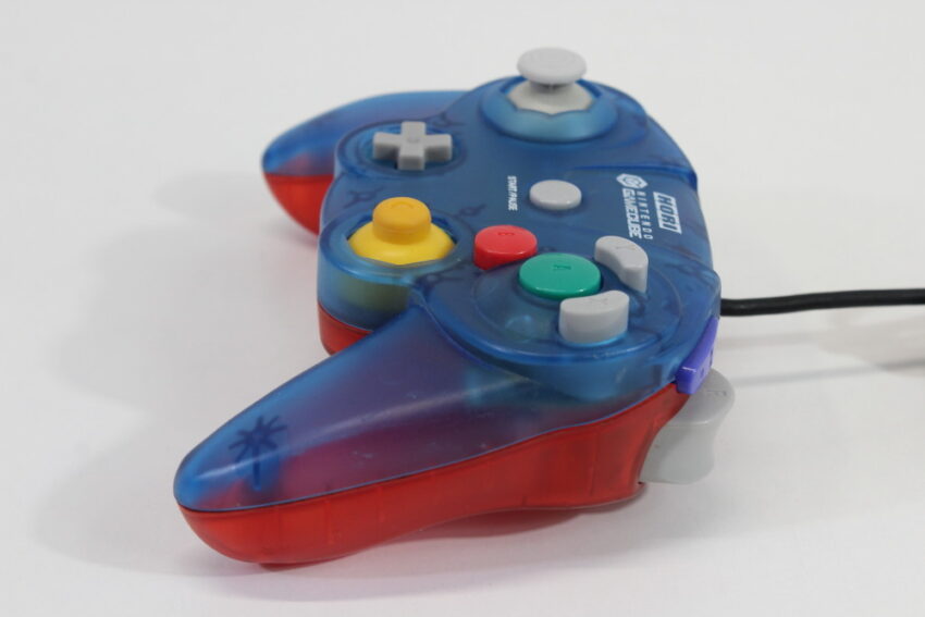 Official HORI Pad Cube Nintendo Gamecube Controller Clear Blue x Red Custom (C) Nintendo Gamecube GC