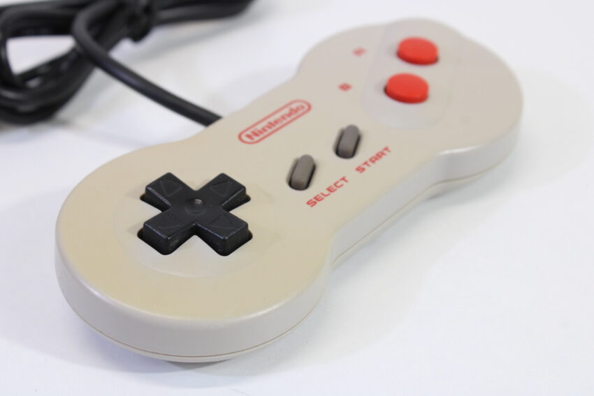 Famicom Dogbone Controller HVC-102 Discolored (B) Nintendo Famicom FC NES