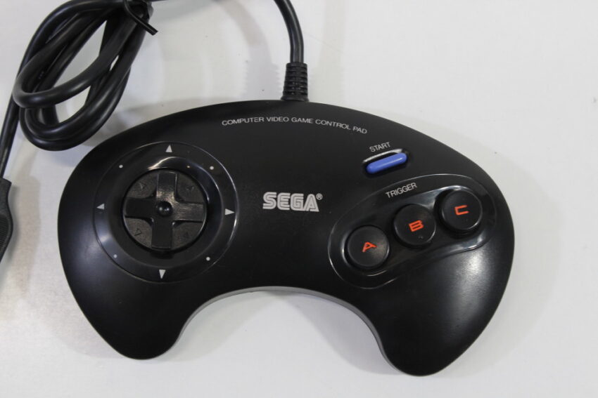 SEGA Mega Drive / Genesis 3 Button Controller Pad SJ-3500 (B)