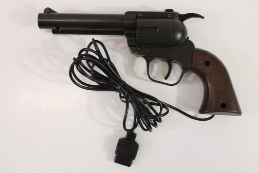 Famicom Light Gun Revolver Controller HVC-005 (B) Nintendo Famicom FC NES