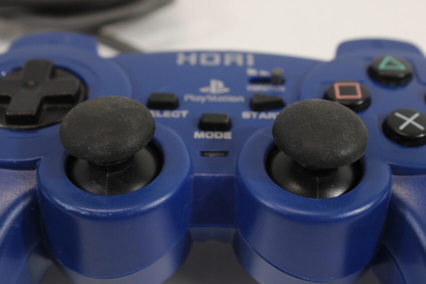 Official Hori Blue Analog Sindou Pad Controller Playstation 2 PS1 PS2 (B)