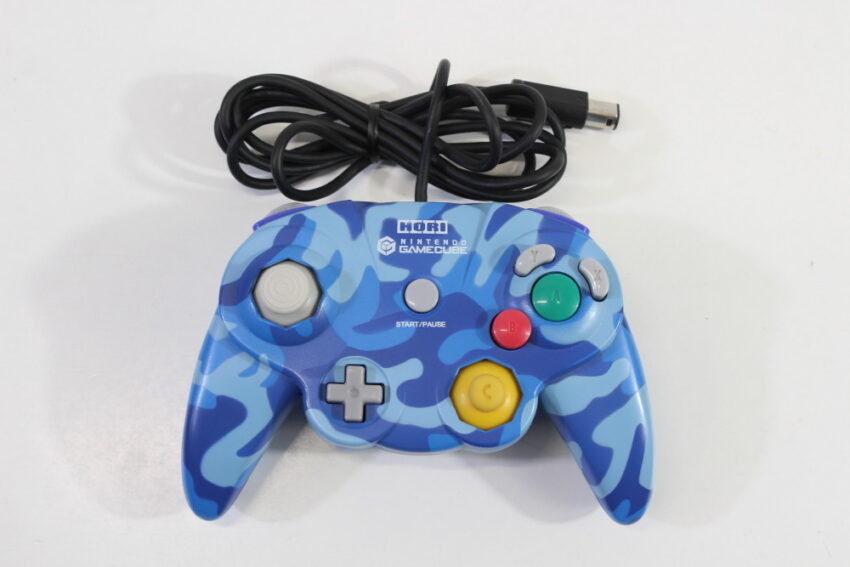 Official HORI Pad Cube Nintendo Gamecube Controller Blue Camo (B)