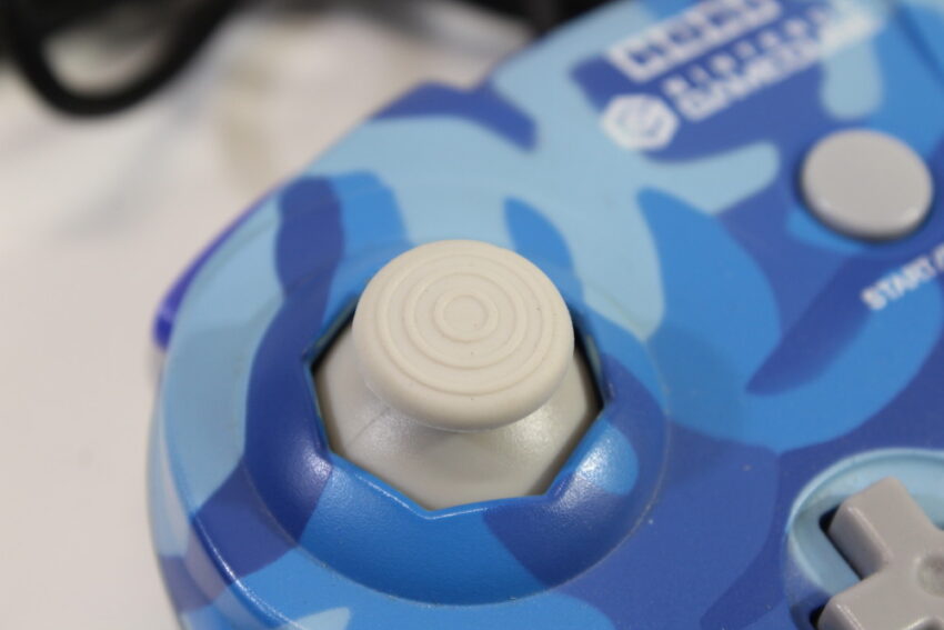 Official HORI Pad Cube Nintendo Gamecube Controller Blue Camo (B)
