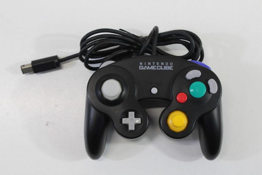 Nintendo GameCube Clear White Console DOL-001 W/ US/JPN Region Switch & Black Controller AV Cable AC Adapter 128MB Memory Card GC Play US & Japan Region Games White LED (A)