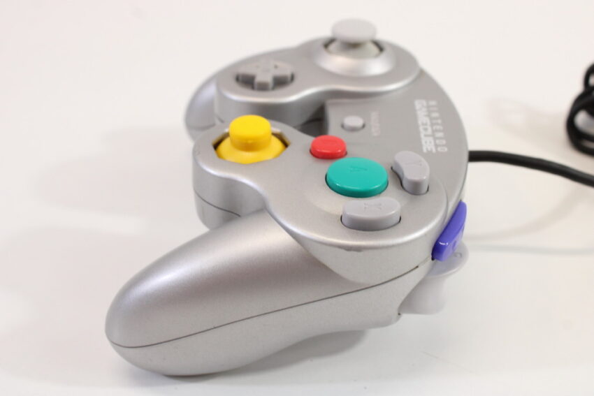 Official Nintendo Gamecube Controller Platinum Silver Cosmetic Wears GC (C)