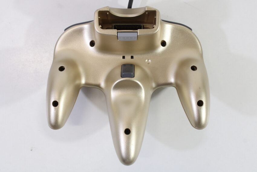 Official Nintendo 64 Controller Toys 'R Us Limited Gold  10/10 Tight N64 (B)
