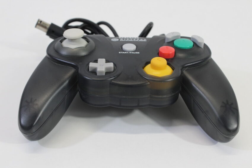 Official HORI Pad Cube Nintendo Gamecube Controller Clear Black (B)