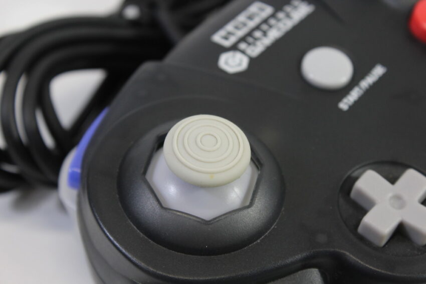 Official HORI Pad Cube Nintendo Gamecube Controller Clear Black OEM (B)