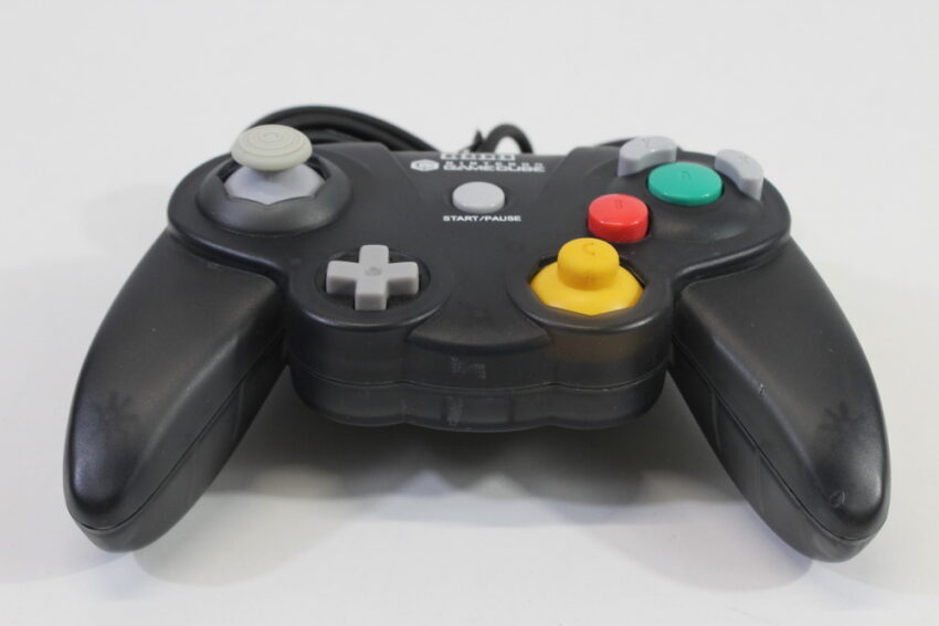 Official HORI Pad Cube Nintendo Gamecube Controller Clear Black OEM (B)