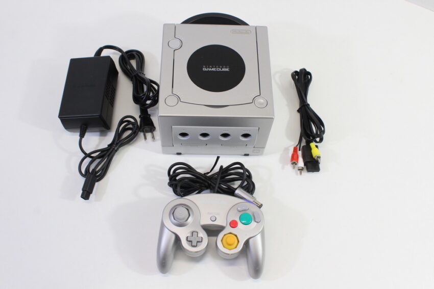 Nintendo GameCube Platinum Silver Console & Controller AC Adapter AV Cable GC Play US Region Games (B)