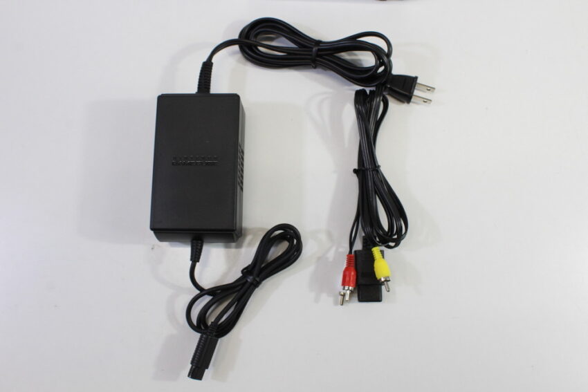 Nintendo GameCube Platinum Silver Console & Controller AC Adapter AV Cable GC Play US Region Games (B)