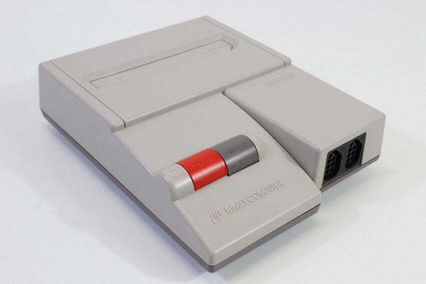 AV Famicom Console "New Famicom" Controller x1 AC Adapter AV Cable & NES Pin Converter (B) Nintendo Famicom FC