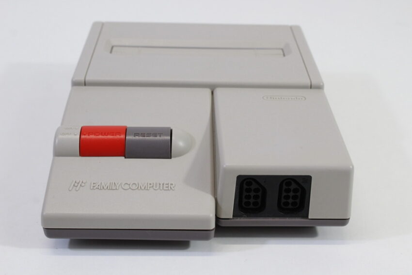 AV Famicom Console "New Famicom" Controller x1 AC Adapter AV Cable & NES Pin Converter (B) Nintendo Famicom FC