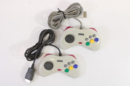 Lot of 2 Official Sega Saturn White Controllers HSS-0101 Slight Discolor (B) SEGA Saturn SS
