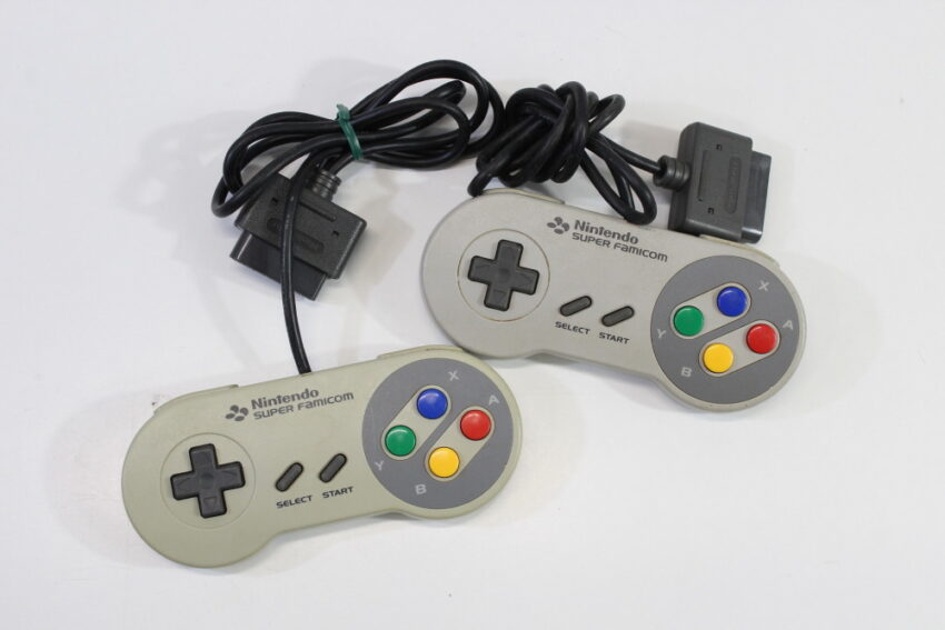 Nintendo Super Famicom Console Controller x 2 OEM NOT WORKING SFC (For Parts DIY Repair)